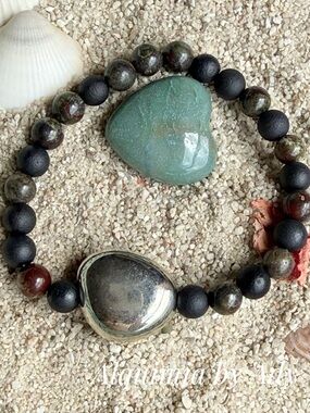 BLOOD AGATE Black and Green Beaded big Accent Bracelet